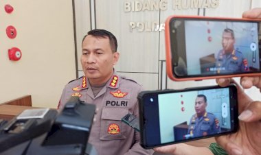 Polda-Jatim-Amankan-Seorang-Oknum-PNS-dan-Enam-Orang-Lainnya-Diduga-Terlibat-Pesta-Pil-Ekstasi